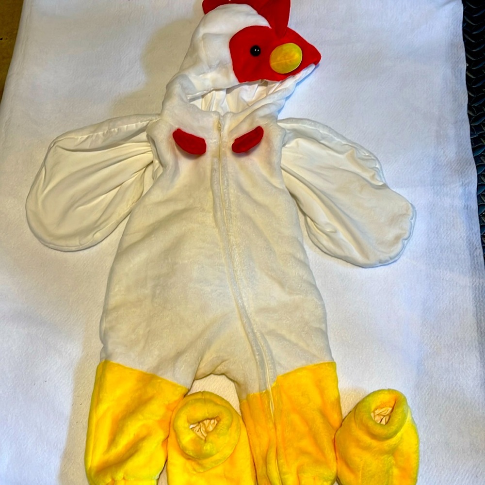 Chicken costume. 6-9 months! Sleeveless w/wings and tail. 🐔